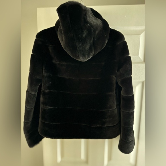 Gorski Fur Coat - Picture 6 of 6